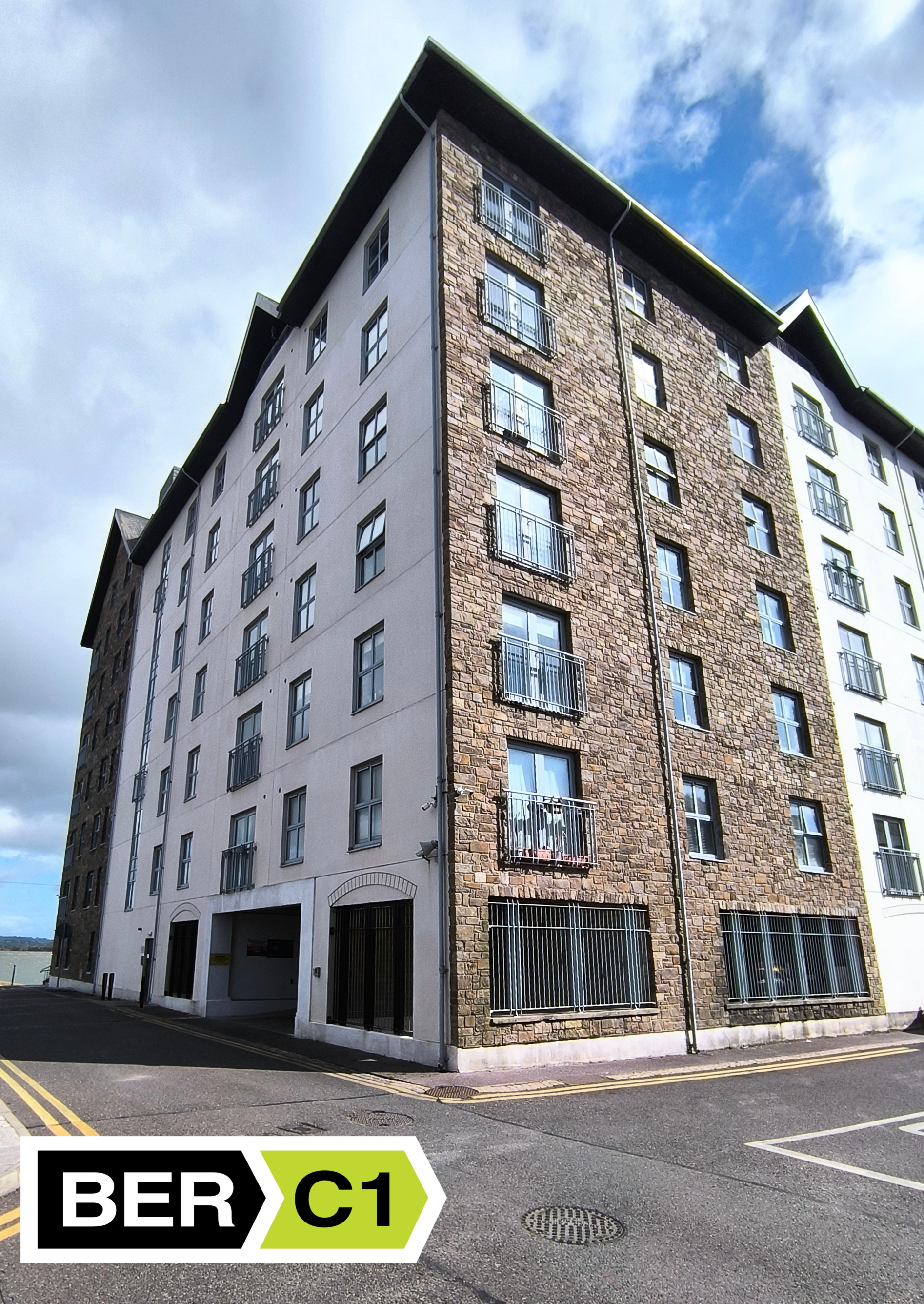 408 Pier Head, Youghal.